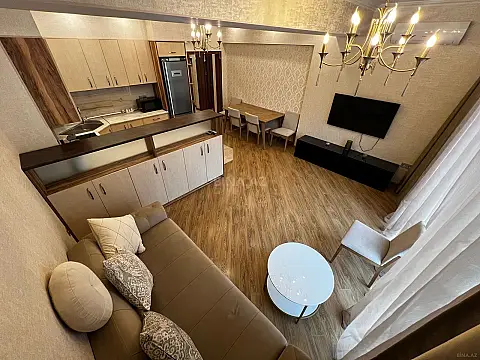 Kirayə verilir 2 otaqlı mənzil 98 m²