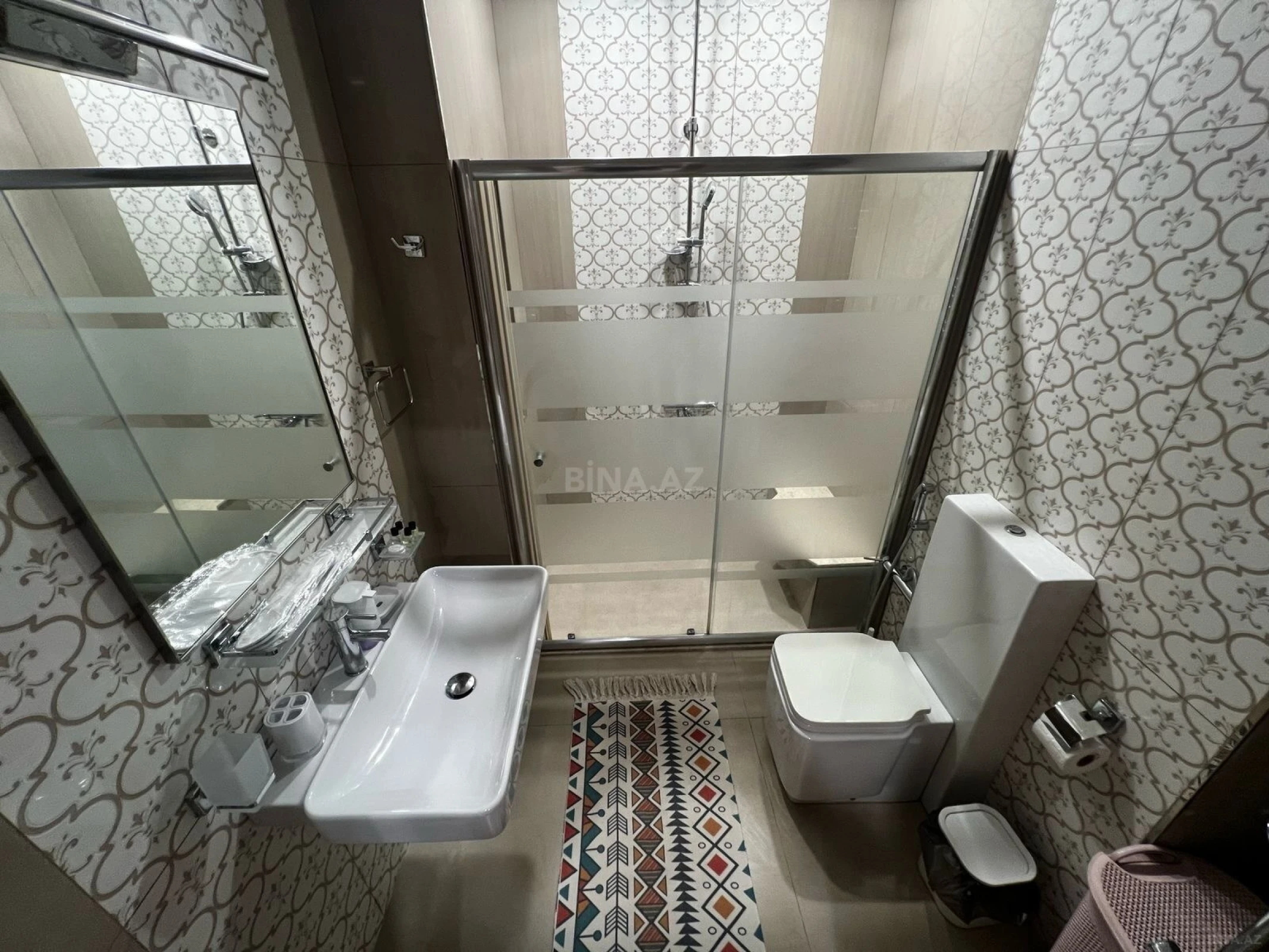 Kirayə verilir 2 otaqlı mənzil 98 m²