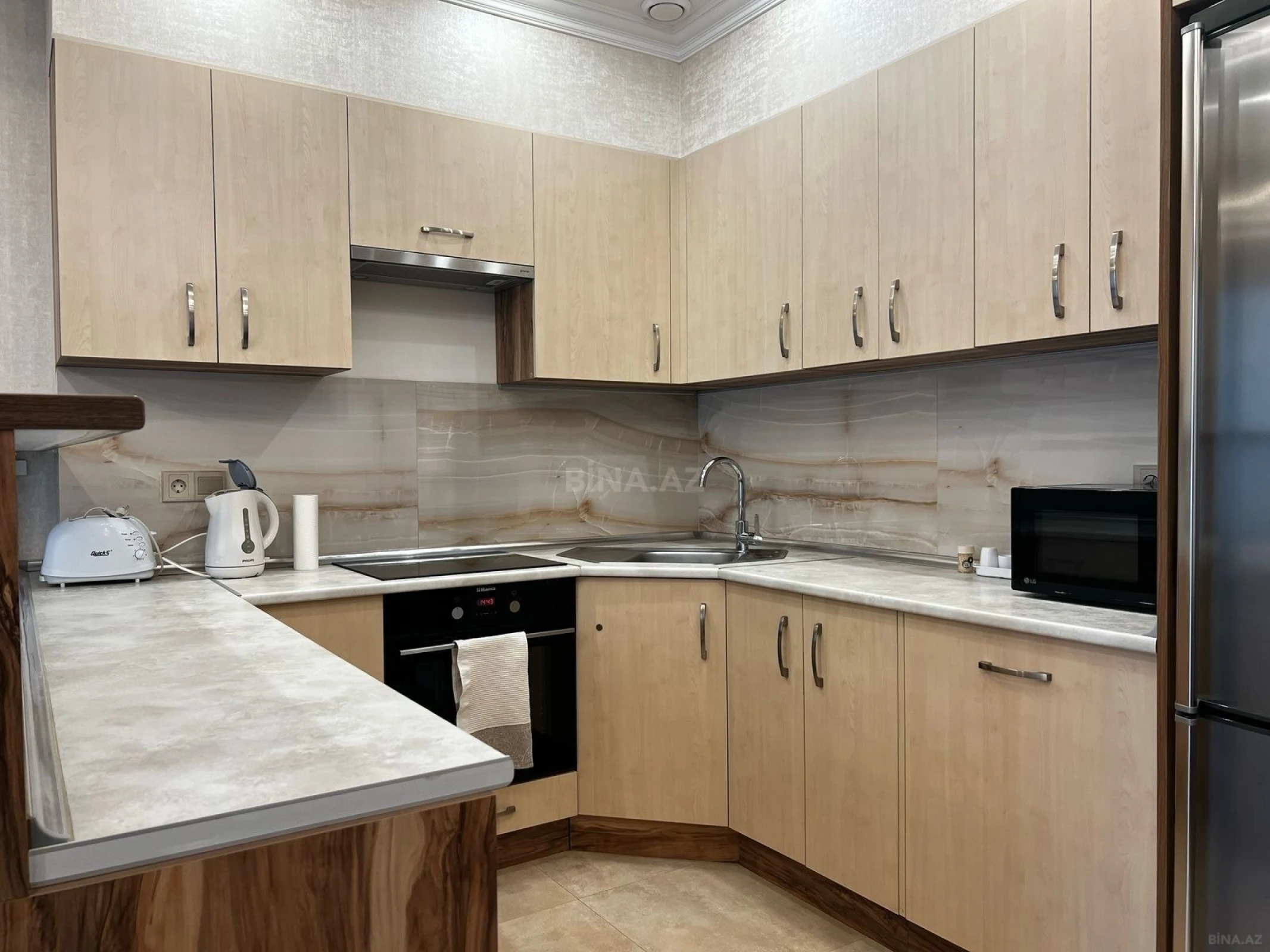 Kirayə verilir 2 otaqlı mənzil 98 m²