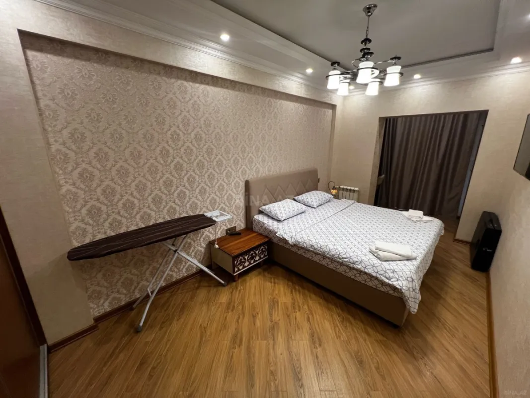 Kirayə verilir 2 otaqlı mənzil 98 m²