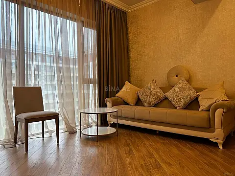 Kirayə verilir 2 otaqlı mənzil 98 m²