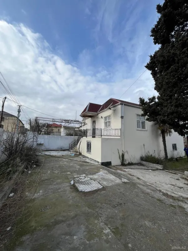 Satılır 3 otaqlı həyət evi 145 m²