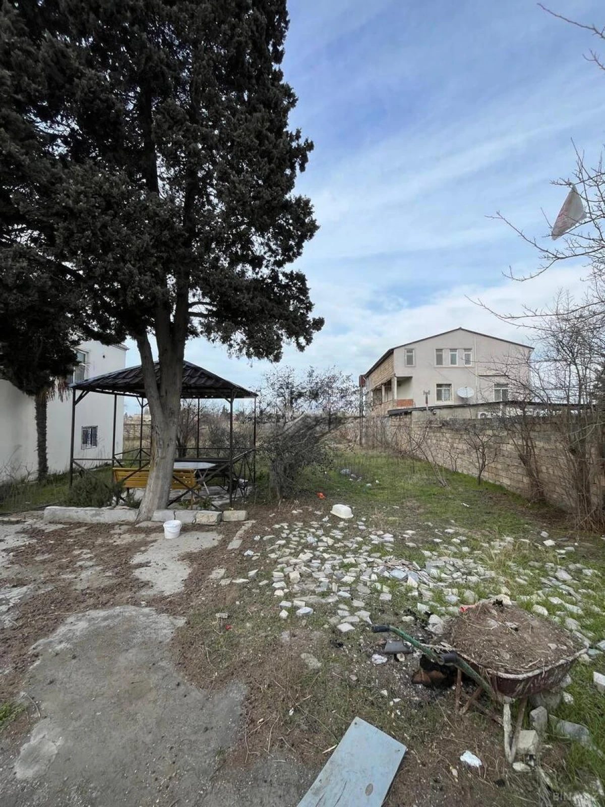 Satılır 3 otaqlı həyət evi 145 m²