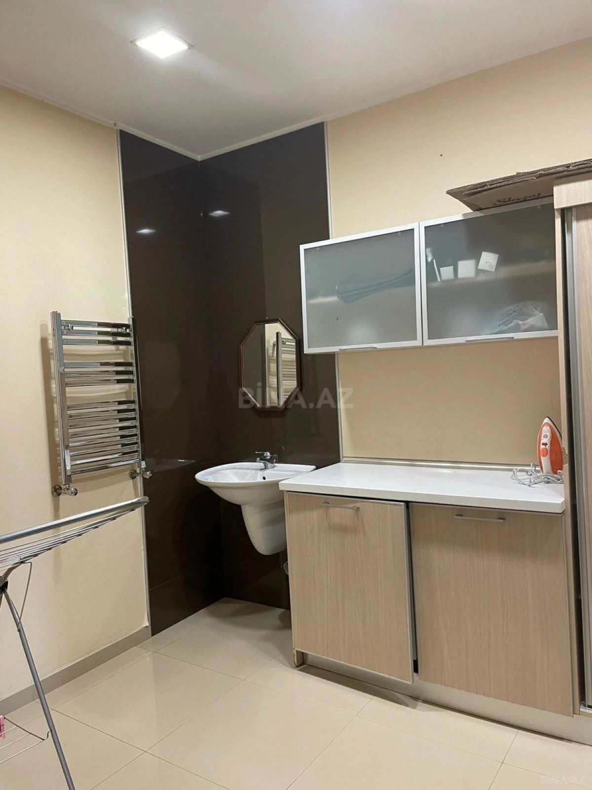 Satılır 5 otaqlı mənzil 390 m²
