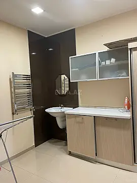 Satılır 5 otaqlı mənzil 390 m²