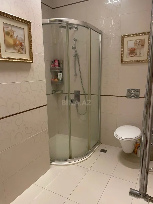 Satılır 5 otaqlı mənzil 390 m²