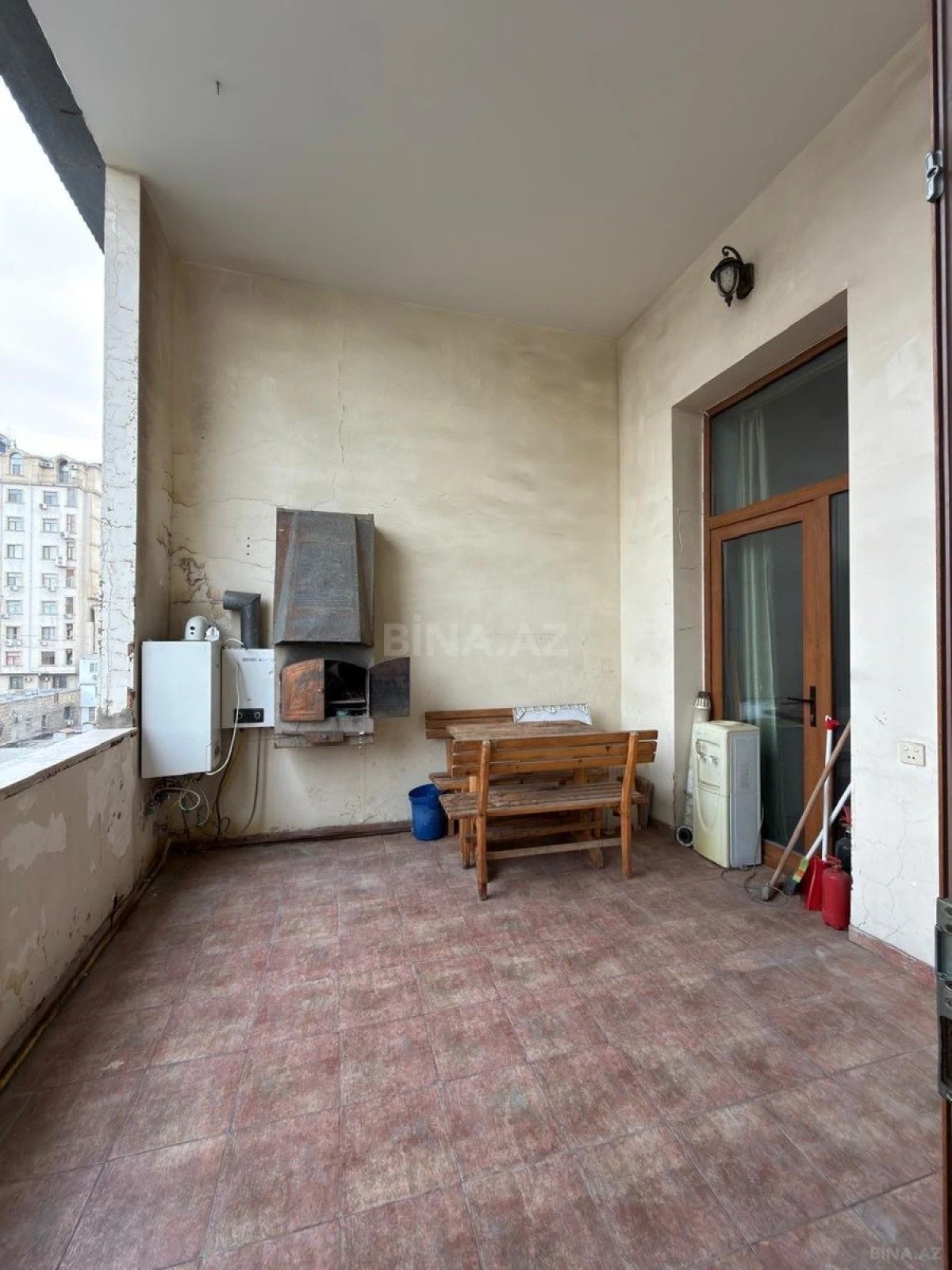 Satılır 4 otaqlı mənzil 111 m²