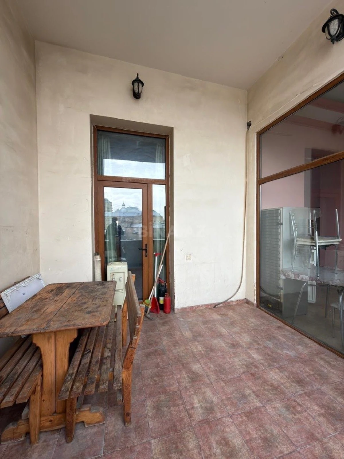 Satılır 4 otaqlı mənzil 111 m²