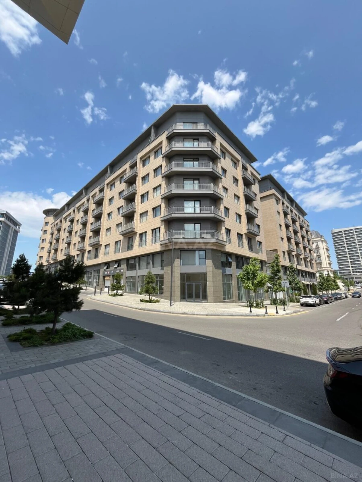 Satılır 3 otaqlı mənzil 128 m²