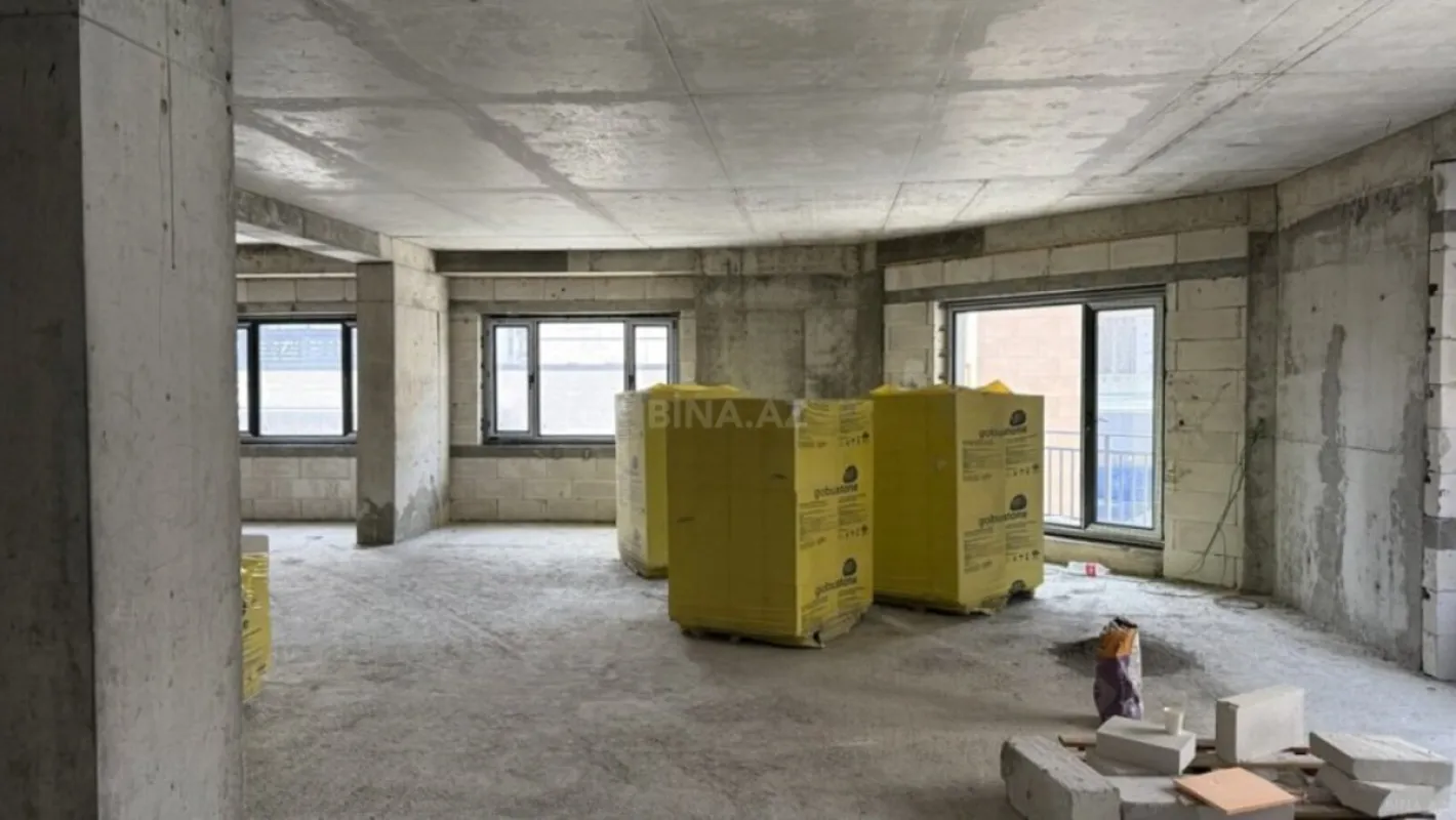 Satılır 3 otaqlı mənzil 128 m²