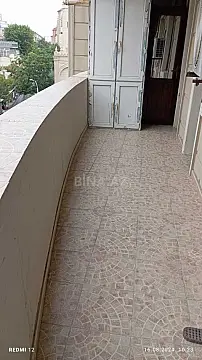 Satılır 4 otaqlı mənzil 120 m²