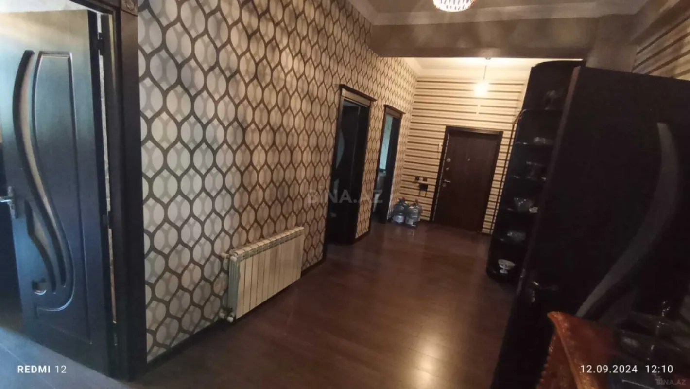 Satılır 4 otaqlı mənzil 120 m²