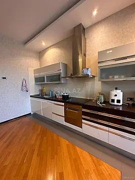 Kirayə verilir 3 otaqlı mənzil 200 m² — Bakı 3 otaq 200.00 m²