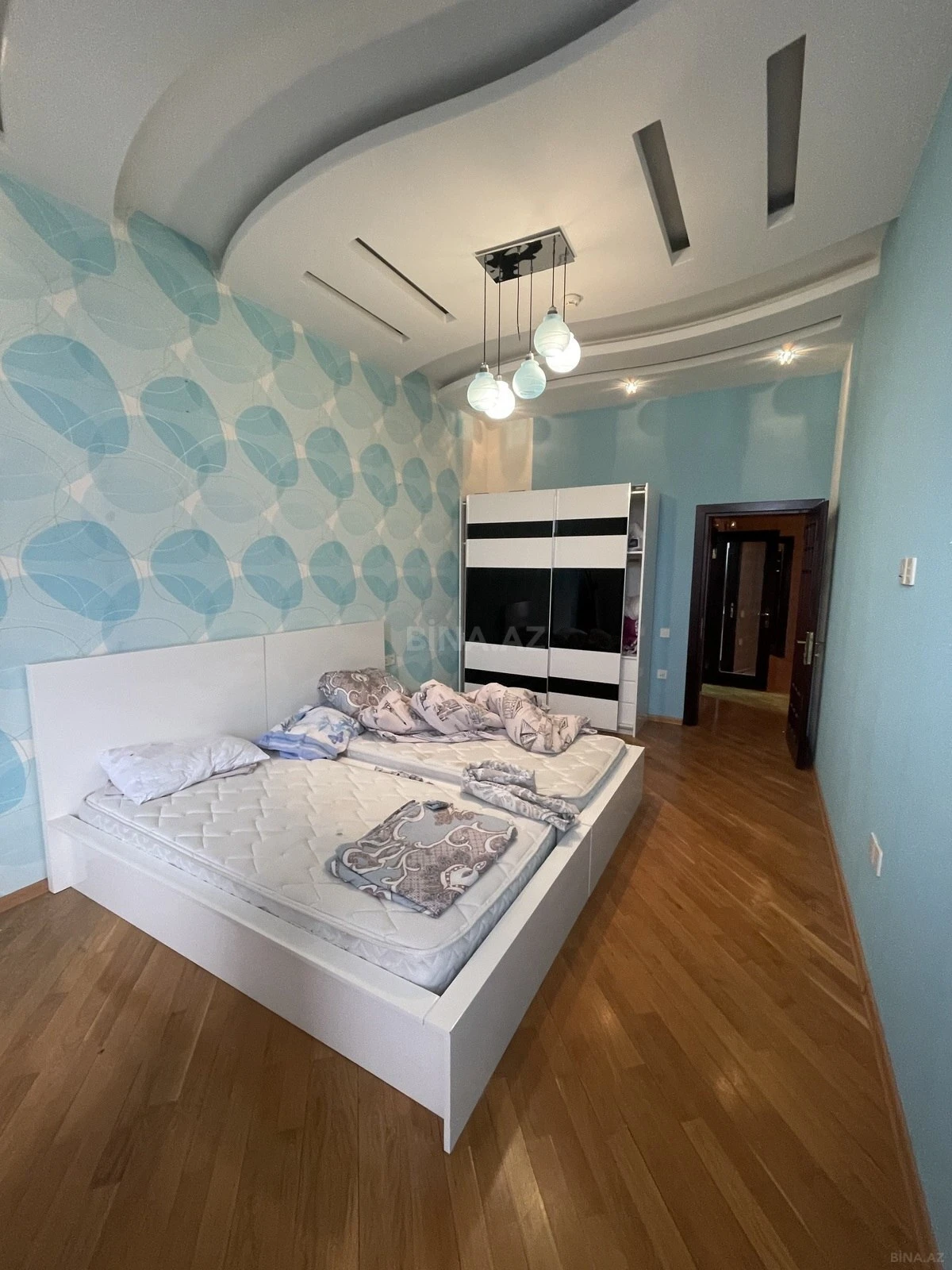 Kirayə verilir 3 otaqlı mənzil 150 m²