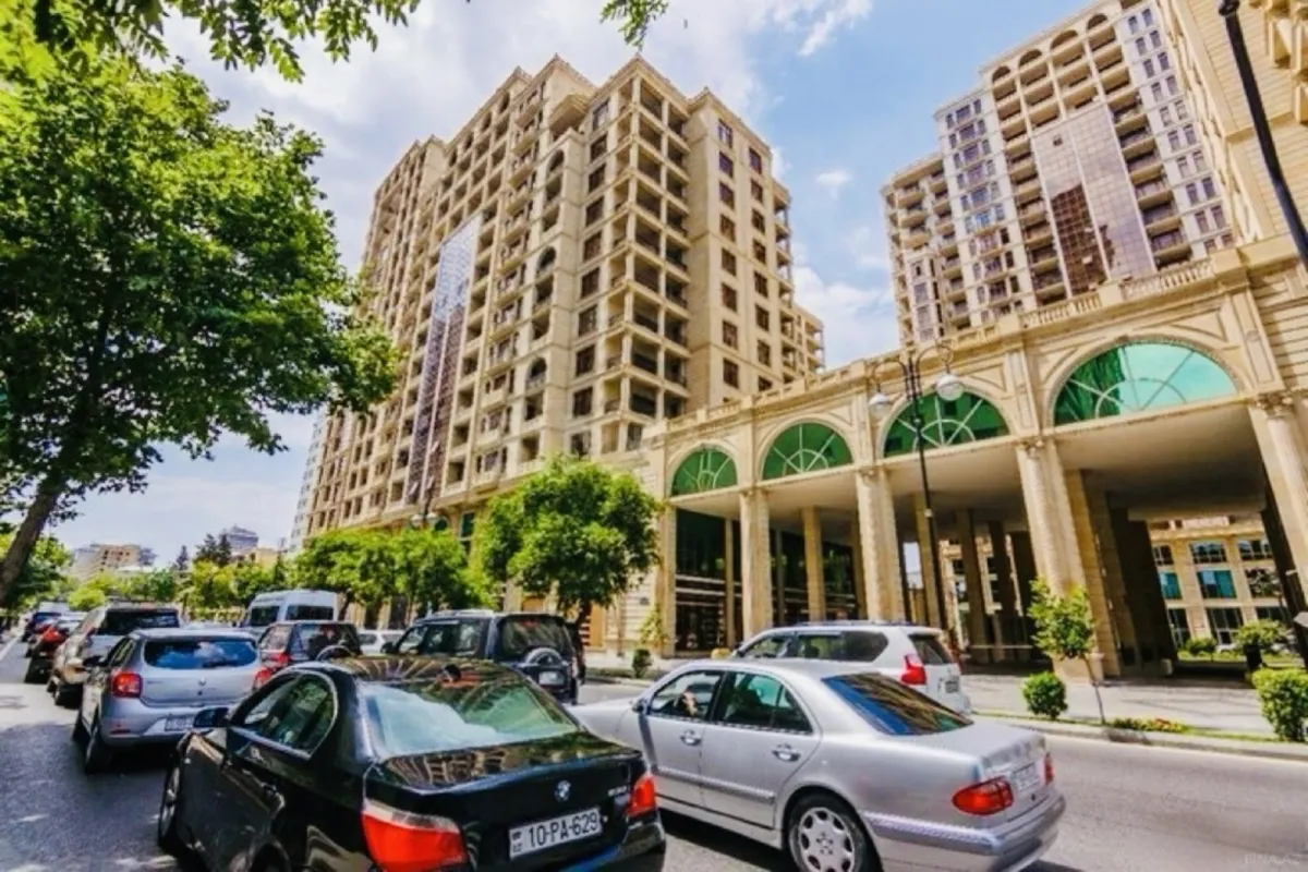 Kirayə verilir 3 otaqlı mənzil 150 m²