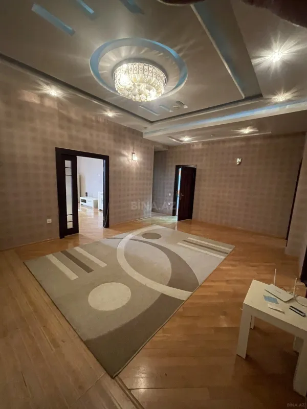 Kirayə verilir 3 otaqlı mənzil 150 m²