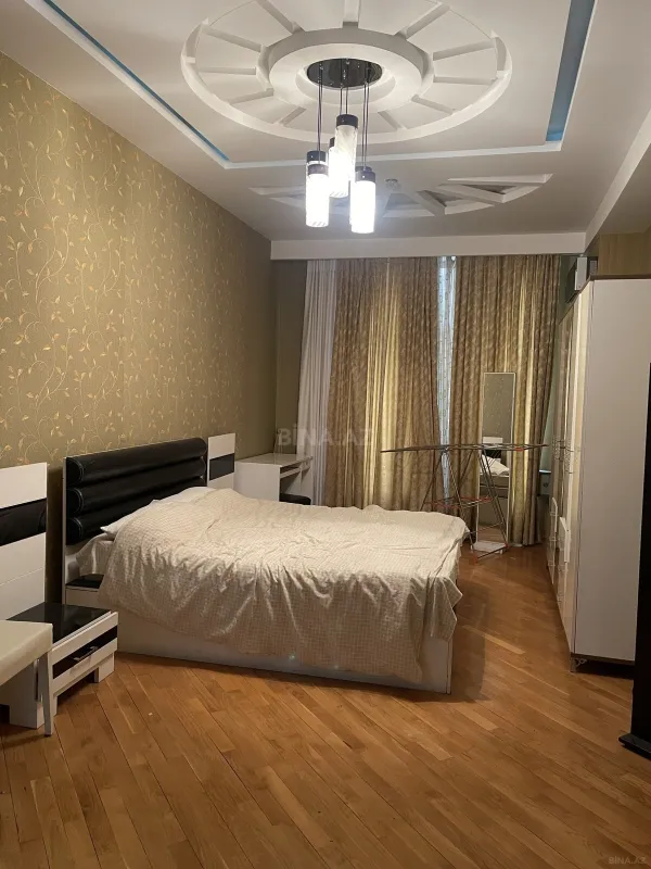 Kirayə verilir 3 otaqlı mənzil 150 m²