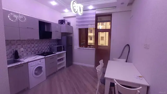 Kirayə verilir 3 otaqlı mənzil 98 m²