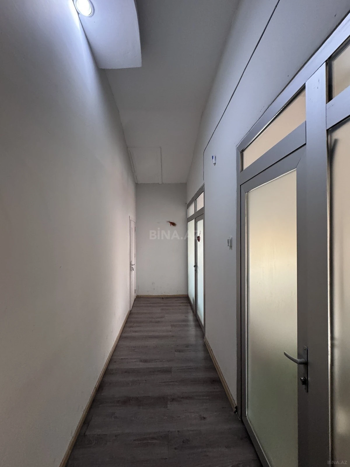 Kirayə verilir 1 otaqlı ofis 20 m²