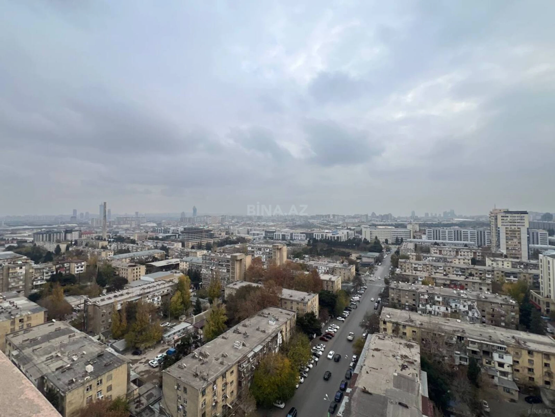 Satılır 3 otaqlı mənzil 135 m²