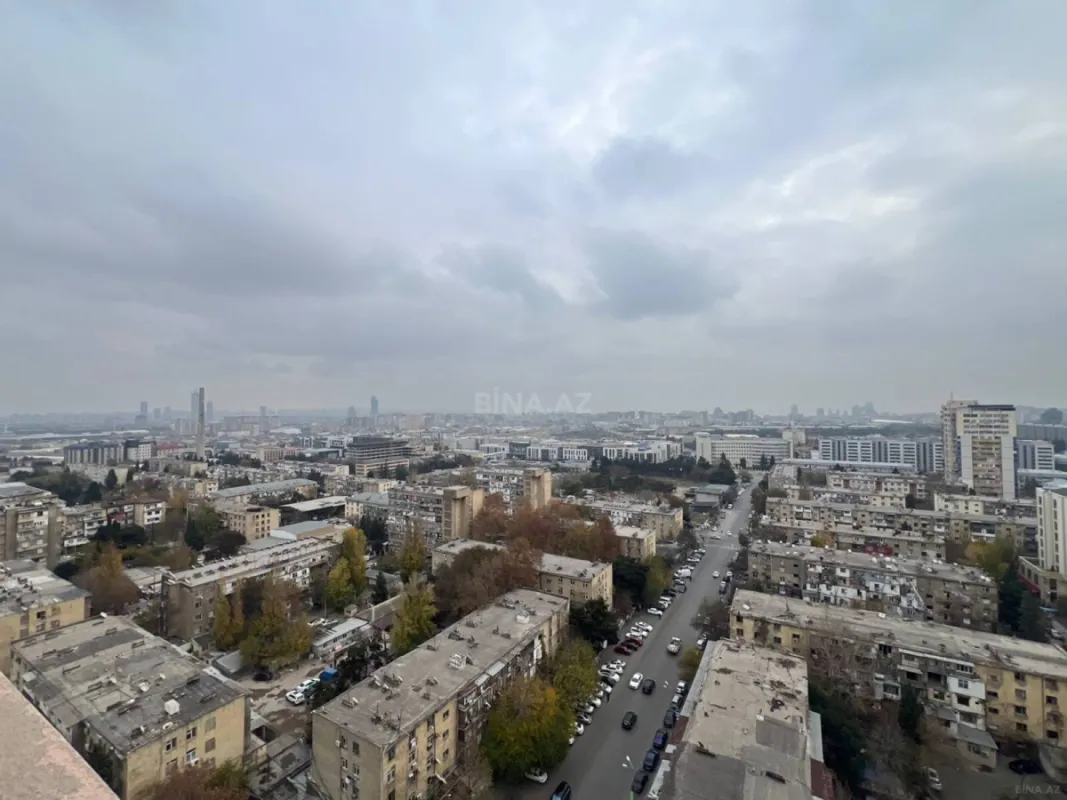 Satılır 3 otaqlı mənzil 135 m²