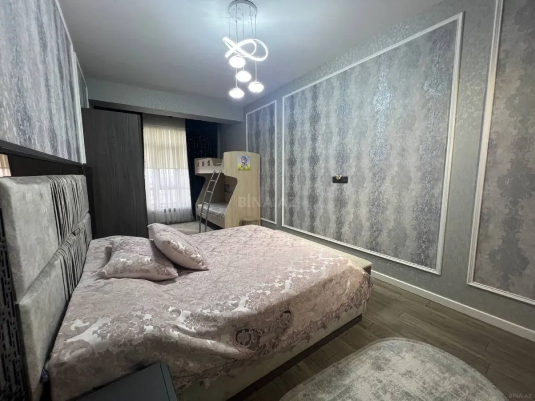 Satılır 3 otaqlı mənzil 135 m²