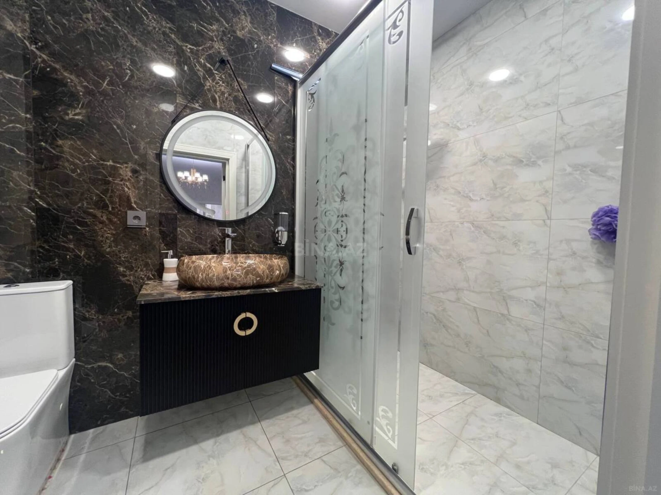Satılır 3 otaqlı mənzil 135 m²