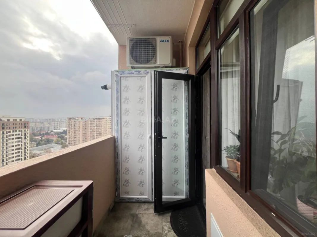 Satılır 3 otaqlı mənzil 135 m²