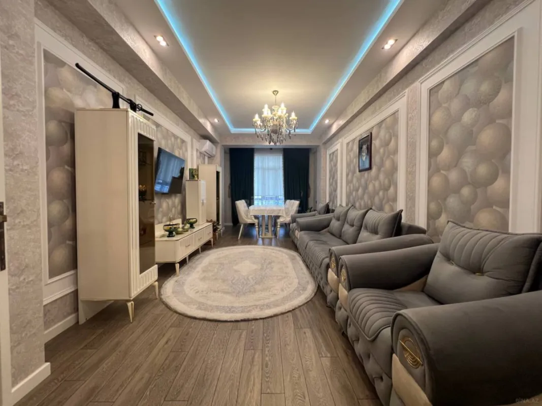 Satılır 3 otaqlı mənzil 135 m²