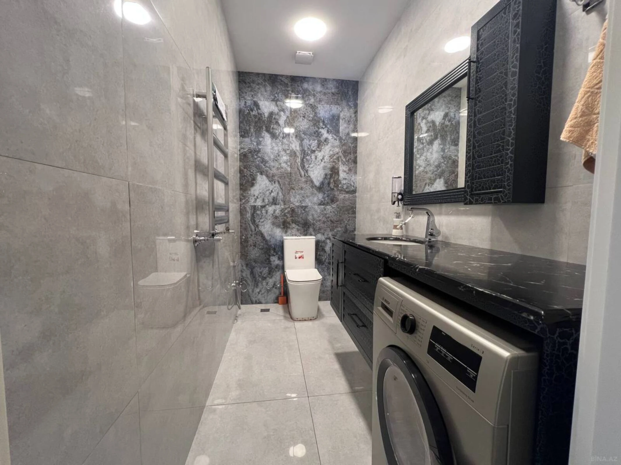 Satılır 3 otaqlı mənzil 135 m²
