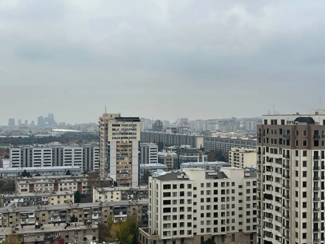 Satılır 3 otaqlı mənzil 135 m²