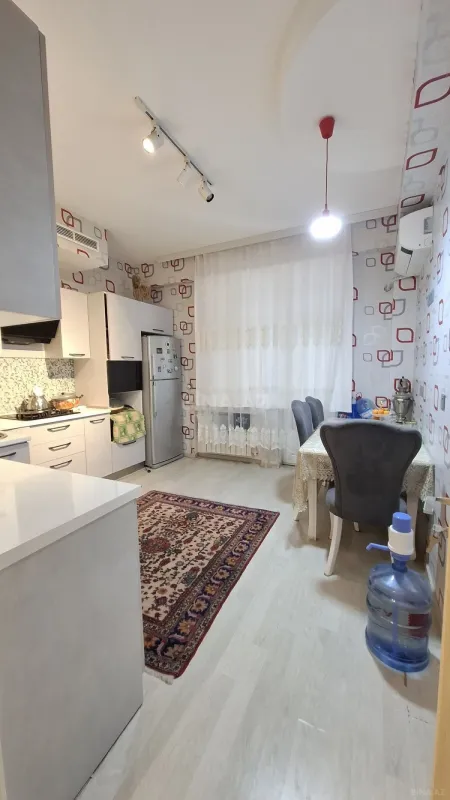 Satılır 2 otaqlı mənzil 92 m²
