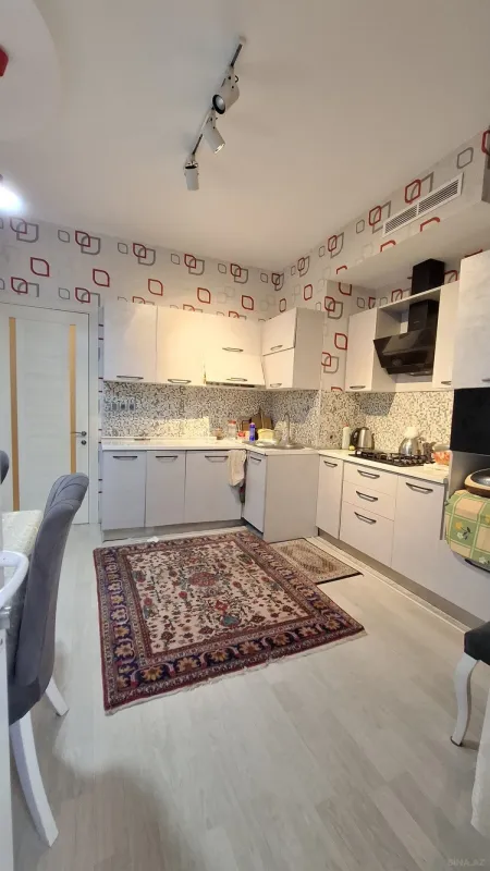 Satılır 2 otaqlı mənzil 92 m²