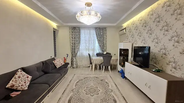 Satılır 2 otaqlı mənzil 92 m²