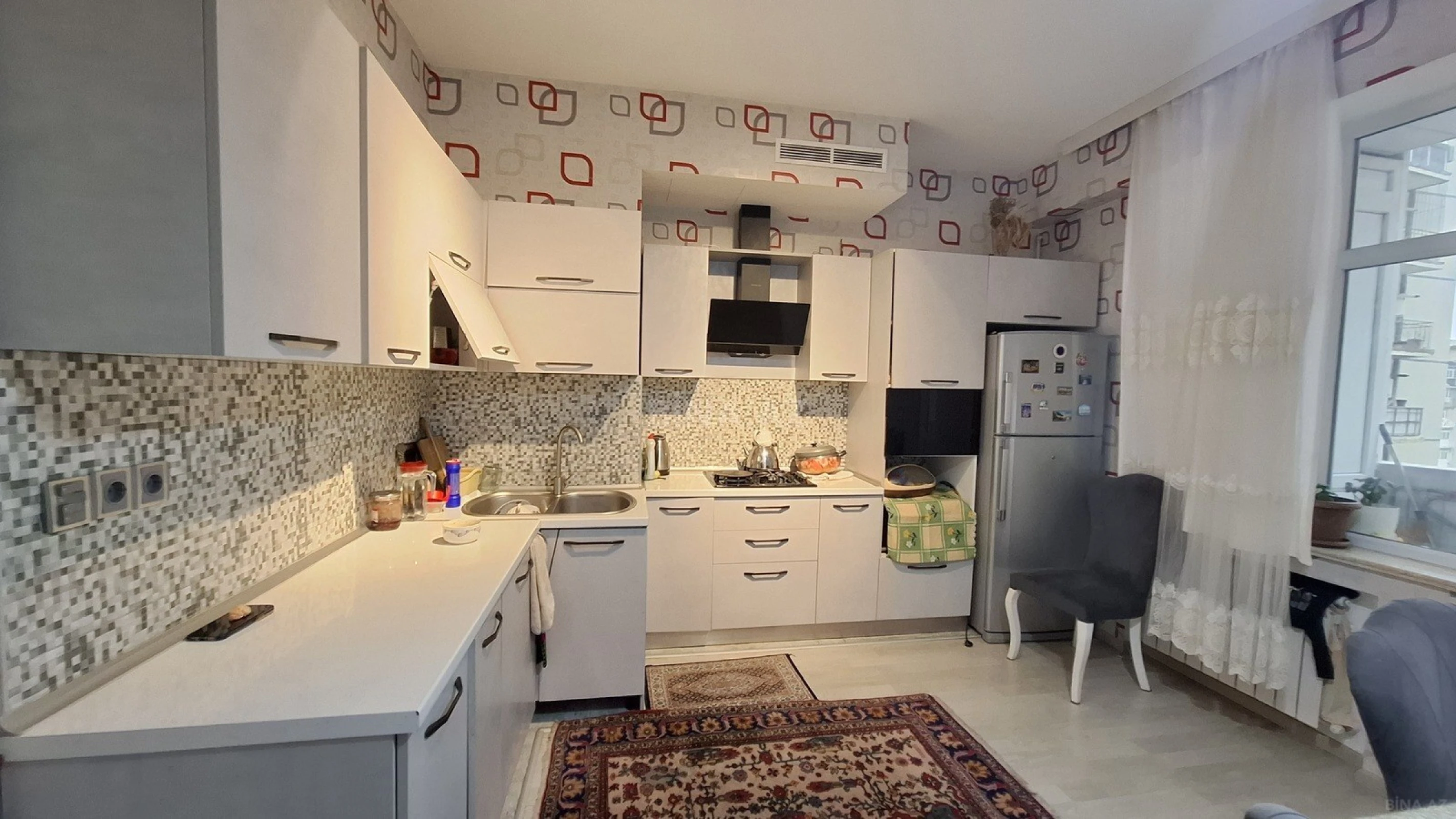 Satılır 2 otaqlı mənzil 92 m²