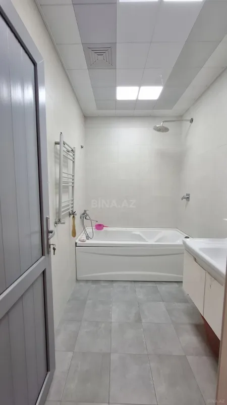 Satılır 2 otaqlı mənzil 92 m²