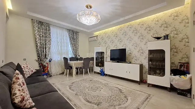 Satılır 2 otaqlı mənzil 92 m²