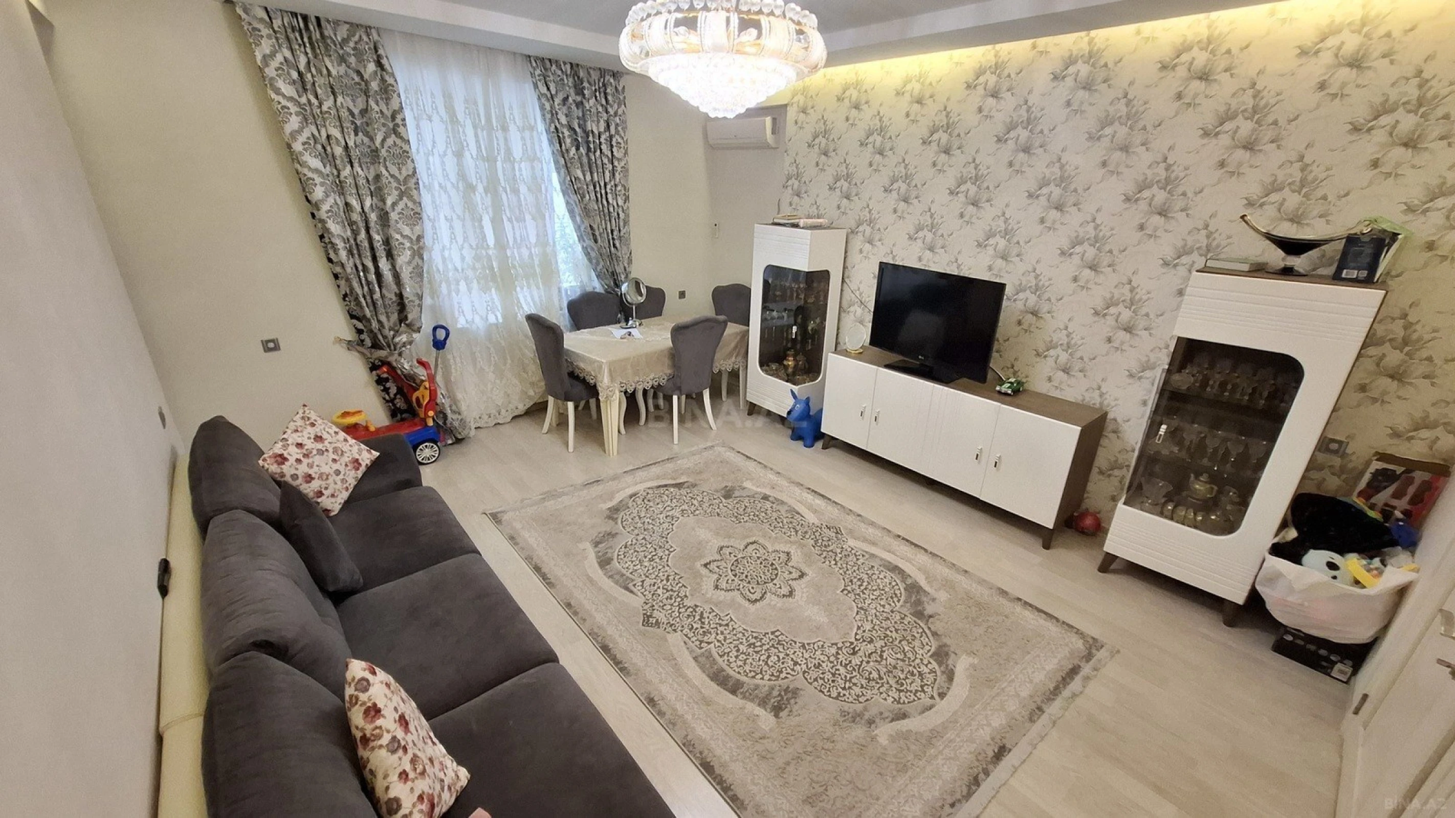 Satılır 2 otaqlı mənzil 92 m²