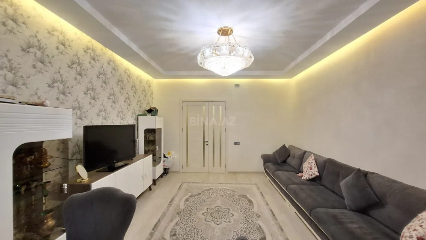Satılır 2 otaqlı mənzil 92 m²