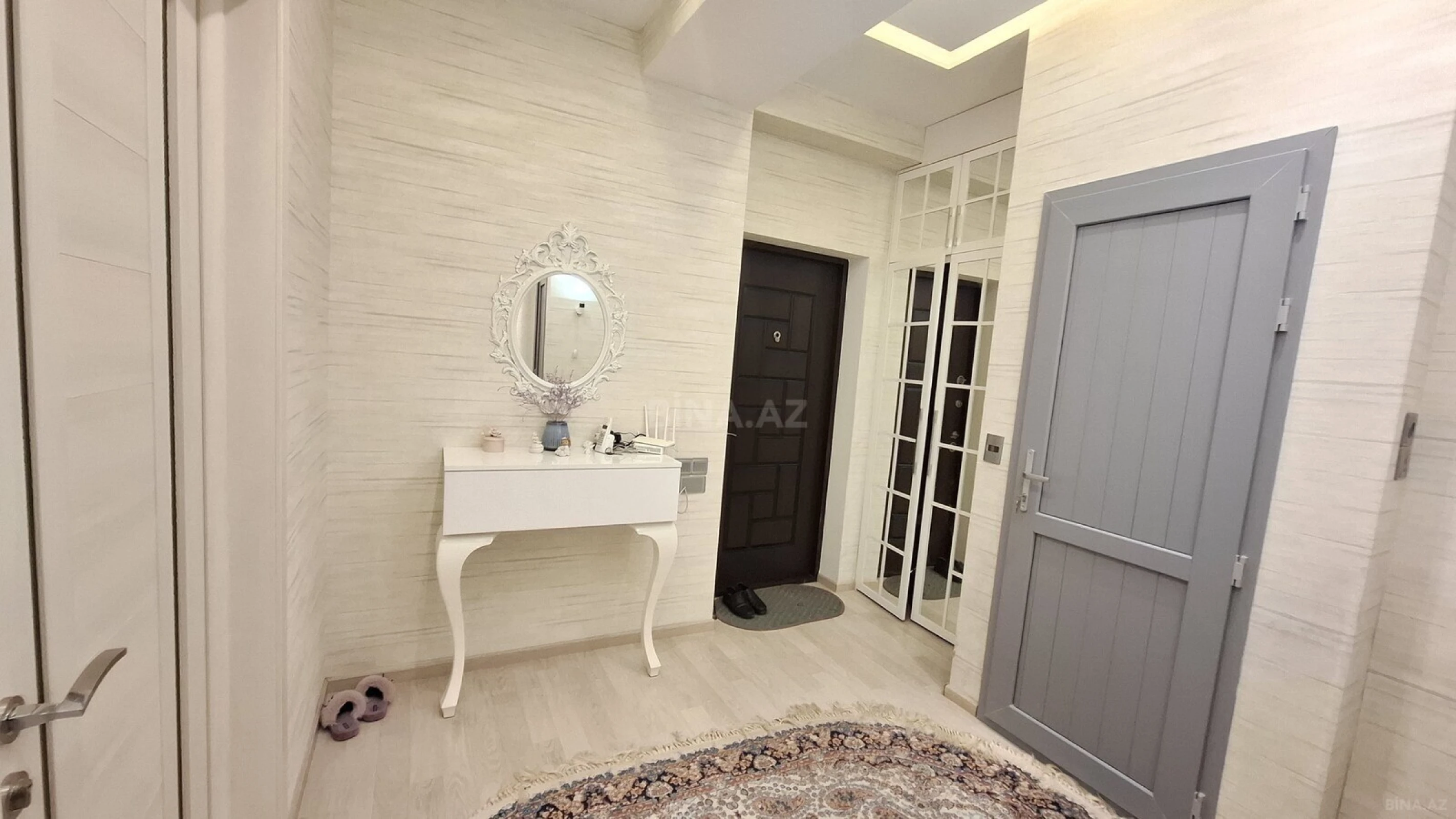 Satılır 2 otaqlı mənzil 92 m²