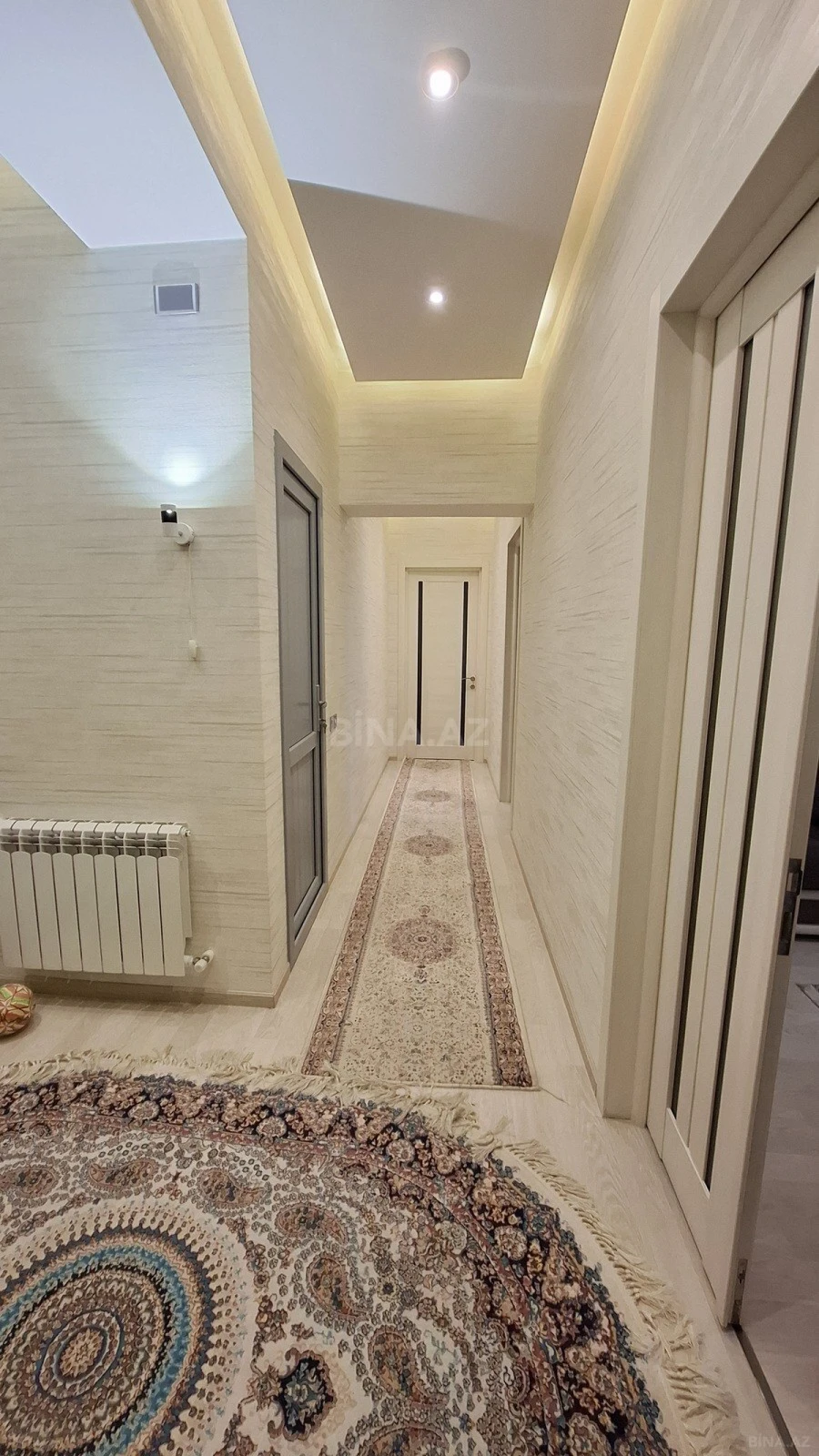 Satılır 2 otaqlı mənzil 92 m²
