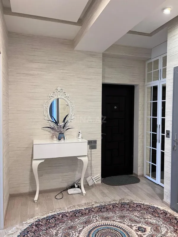 Satılır 2 otaqlı mənzil 92 m²