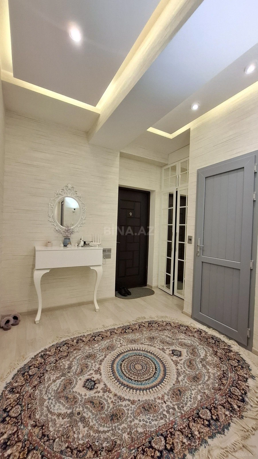 Satılır 2 otaqlı mənzil 92 m²