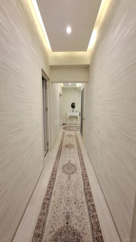 Satılır 2 otaqlı mənzil 92 m²