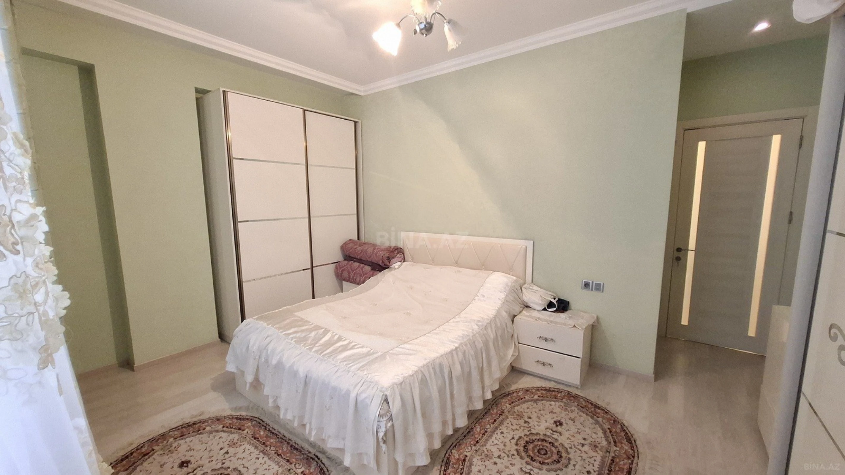 Satılır 2 otaqlı mənzil 92 m²