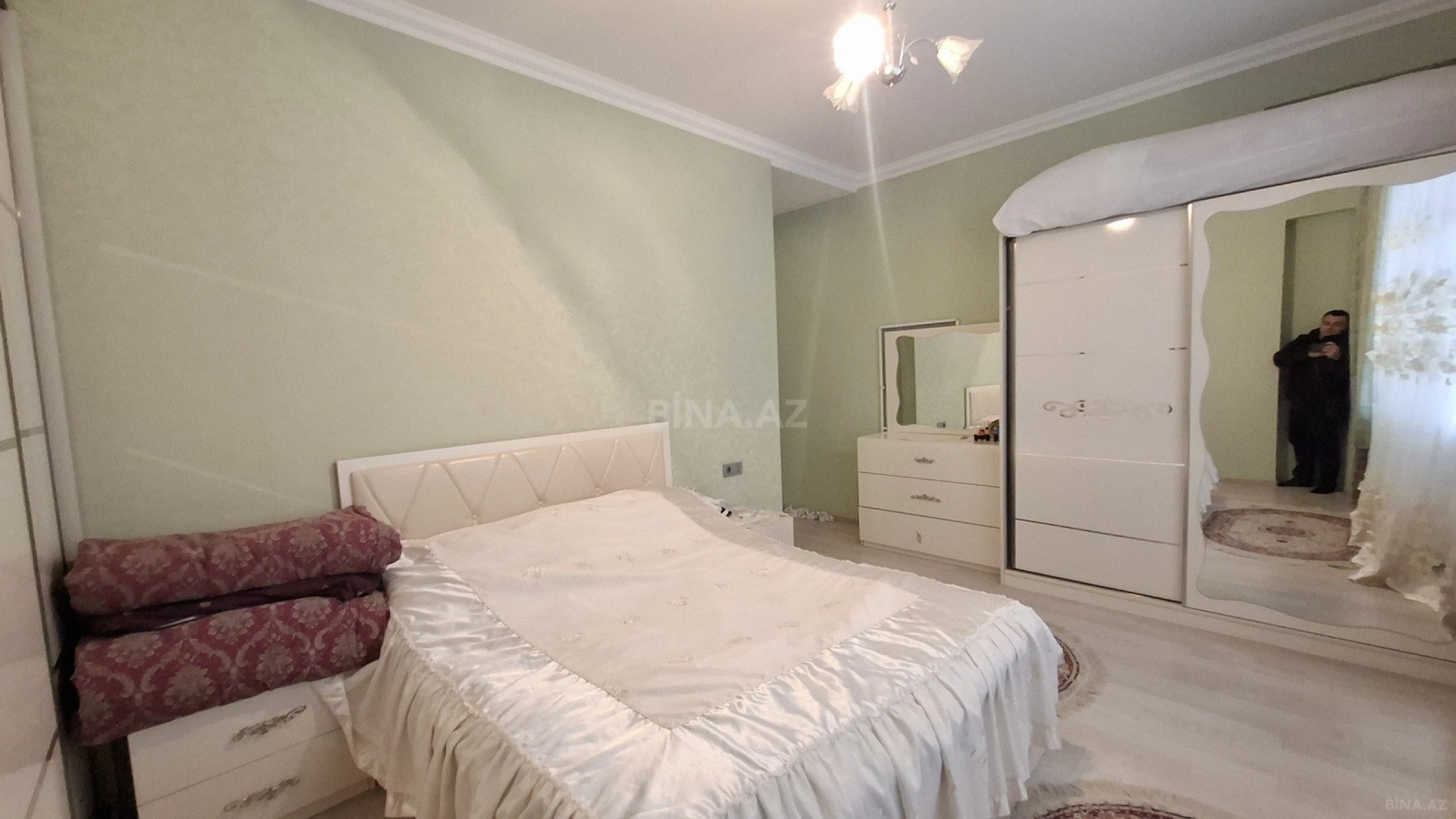 Satılır 2 otaqlı mənzil 92 m²