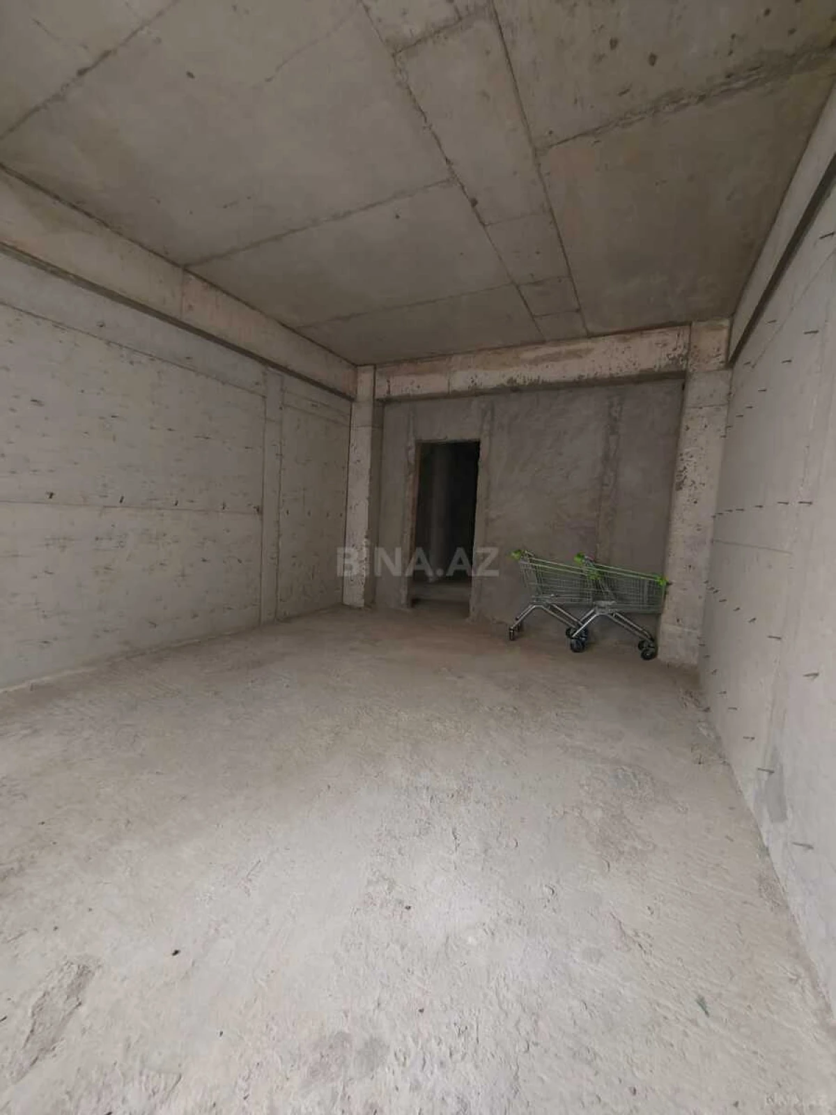 Satılır 3 otaqlı mənzil 157 m²