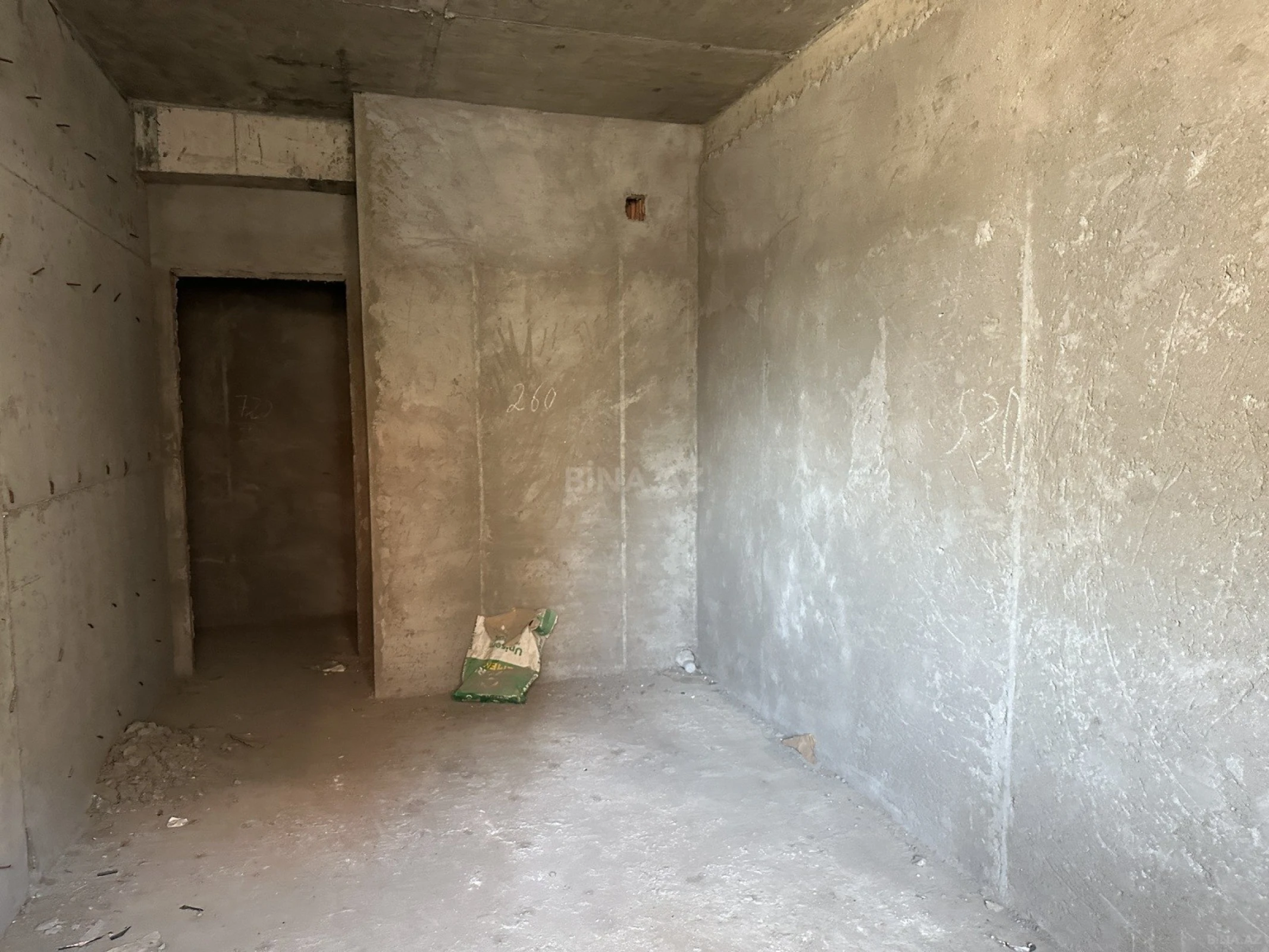 Satılır 3 otaqlı mənzil 157 m²