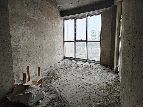 Satılır 3 otaqlı mənzil 157 m²