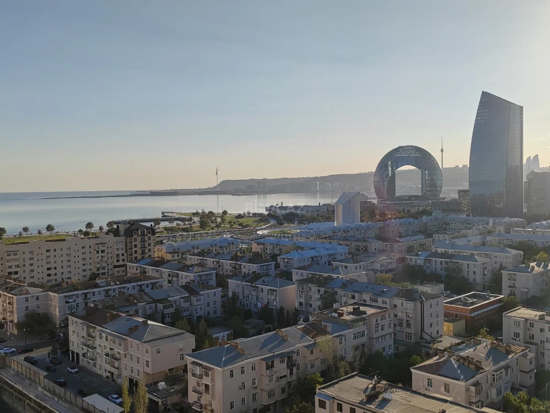 Satılır 3 otaqlı mənzil 157 m²